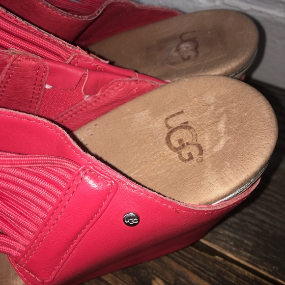 UGG Hilarie Open Toe Sandal Wedge Red - Picture 7 of 11